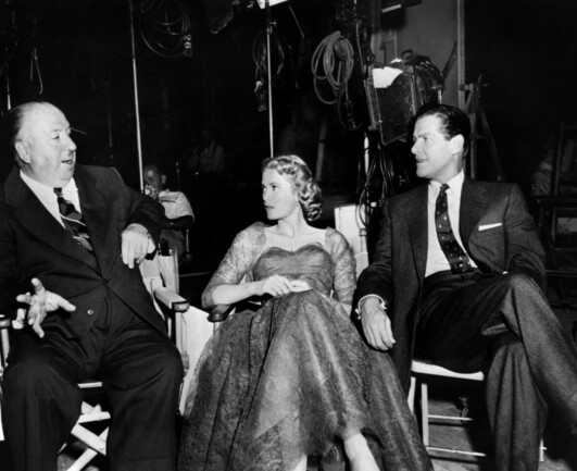 Alfred Hitchcock, Grace Kelly y  John Williams, durante el rodaje.