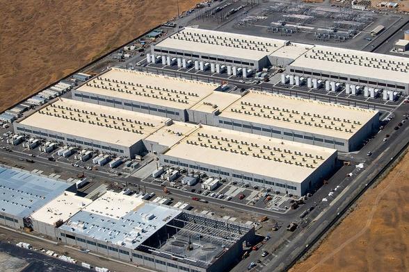 foto de centro de datos de AWS en Oregon